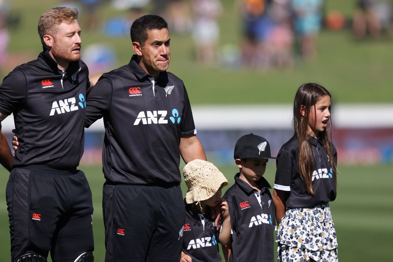 New Zealand cricket great Ross Taylor makes tearful farewell - Breitbart.