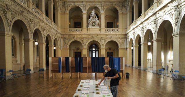 Voting In France: Paper Ballots, Cast In Person; No Machines - Breitbart