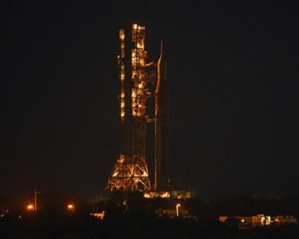 NASA's moon rocket, spacecraft return for repair after scrubbed test