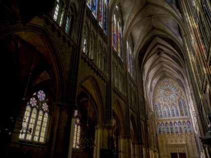 A picture taken on March 30, 2021 shows the pulpit, the nave and the large western glass roof (350 m2) with a large rosette of 11m in diameter, created in 1384 by Hermann de Munster (Munster, Westphalia, c.1330 - Metz, 1392) in the cathedral Saint-Etienne in Metz, northeastern France. - …