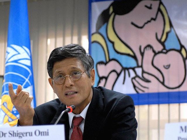Manila, PHILIPPINES: World Health Organisation (WHO) regional director Shigeru Omi speaks at a press conference at the WHO headquarters in Manila, 20 June 2007, following the WHO and UNICEF consultation on breasfeeding protection. Omi said failure to breastfeed led to the deaths of 16,000 children in the Philippines each year. WHO officials charged, all companies offering infant formula in the Philippines are violating a law that bars them from competing with breastfeeding. This came as the government and the milk companies are battling it out in the Supreme Court over the legality of the regulation that restricts the marketing of infant formula. AFP PHOTO/ROMEO GACAD (Photo credit should read ROMEO GACAD/AFP via Getty Images)