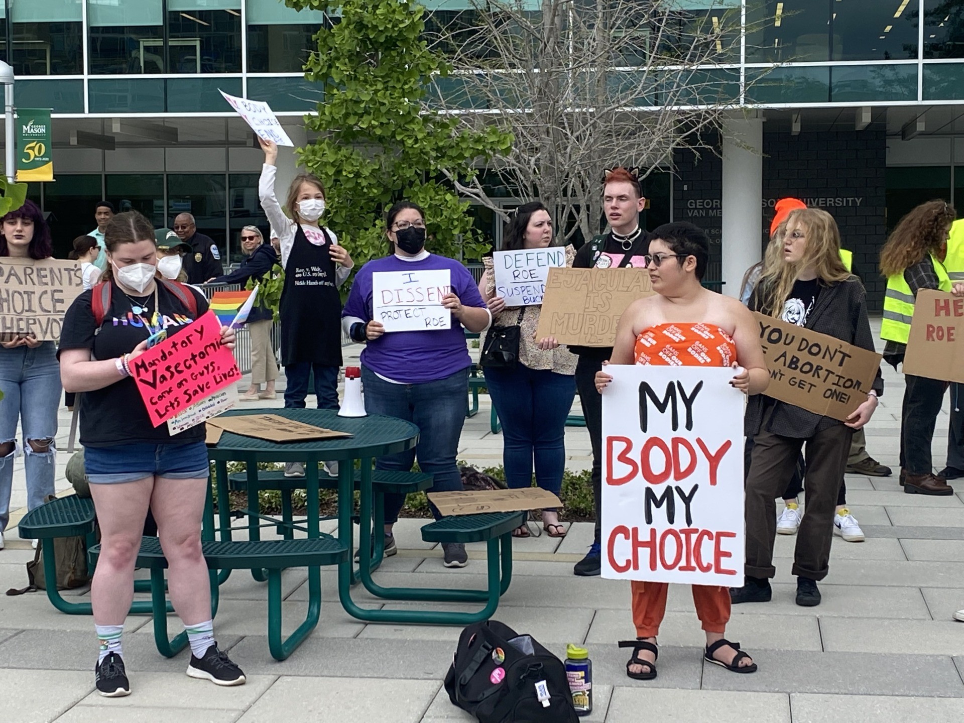 Pro-abortion protesters outside GMU's Antonin Scalia School of Law as Judge Samuel Alito delivers a speech.  (Breccan F. Thies / Breitbart News).