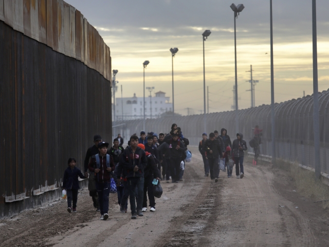 Court Orders CA Sheriff to Stop Helping Feds Enforce Immigration Law - Vimarsana News