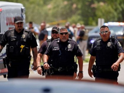 Uvalde Police officers on scene of Robb Elementary School shooting. (Dario Lopez/AP)