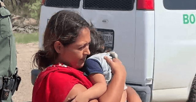 Migrant Mom in Texas Expects Feds to Deliver Abandoned Child to Her