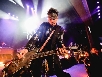 LOS ANGELES, CALIFORNIA - MAY 11: Johnny Depp of The Hollywood Vampires performs at The Gr