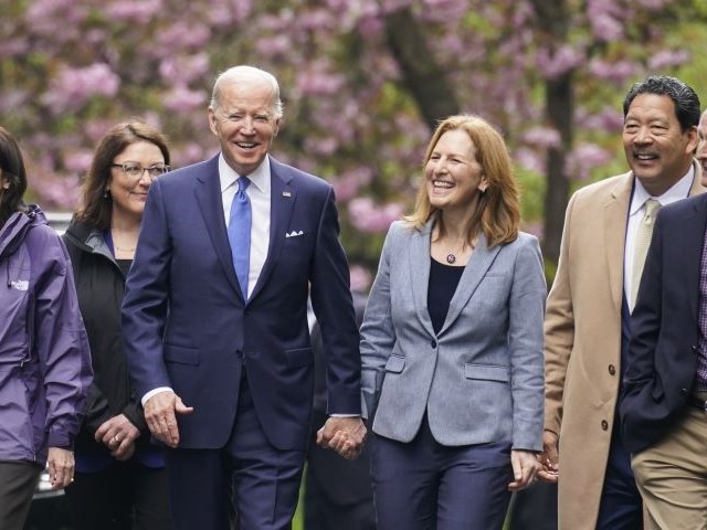 Vulnerable Democrat Kim Schrier Campaigns with Biden, Later Slams Him on Baby Formula and Border - Vimarsana News