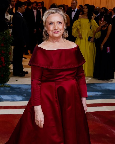 Hillary Clinton honors American women with Met Gala dress