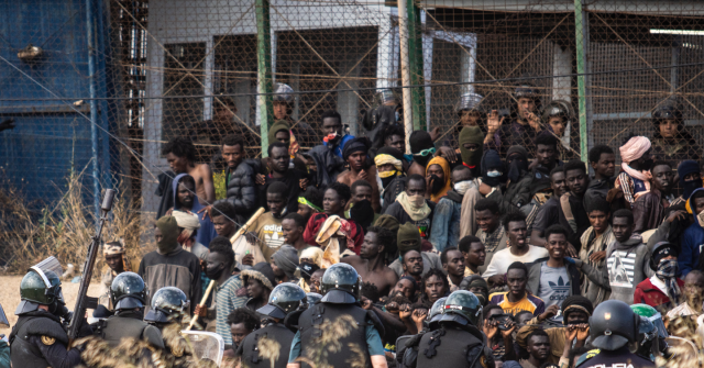 Pictures: 18 Dead as 2,000 African Migrants Storm Spanish Enclave - Vimarsana News