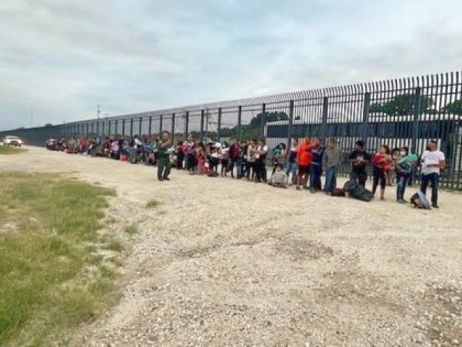 Del Rio Sector agents apprehend a large group of migrants who illegally crossed the Texas/Mexico border. (U.S. Border Patrol/Del Rio Sector)
