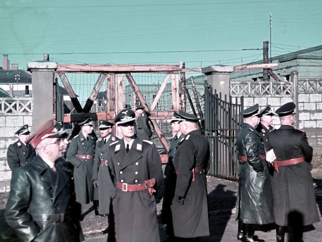 Germany, officers in front of a camp door, probably Sachsenhausen (Photo by Sobotta/ullste