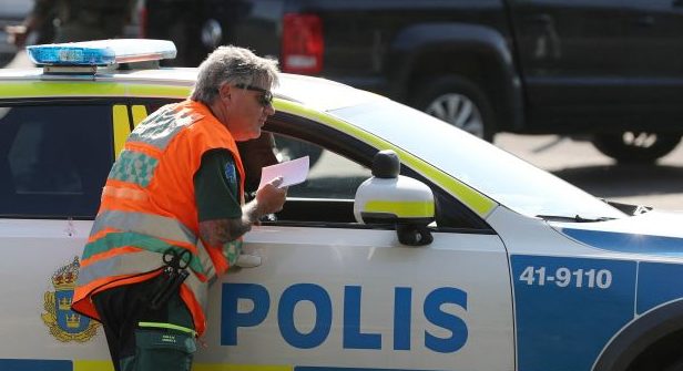 Two people were injured with a knife in a shopping center in Sweden, one is in critical condition, one is arrested