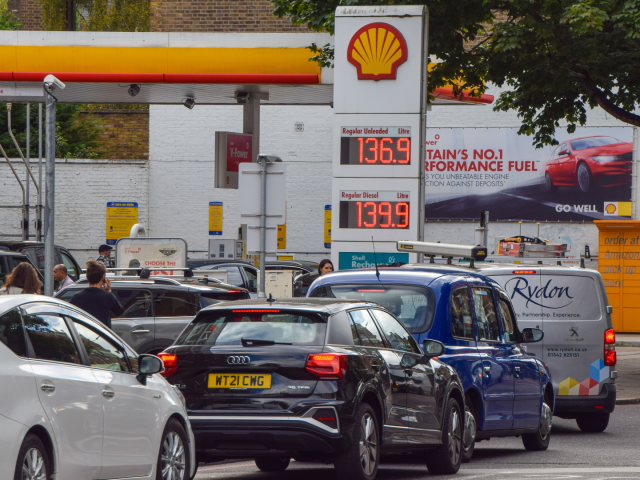 LONDON, UNITED KINGDOM - 2021/09/28: Cars queue at a reopened Shell petrol station in Isli