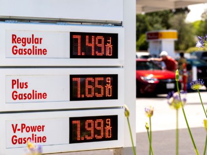 Fuel prices at a Shell station in Menlo Park, California, US, on Thursday, June 9, 2022. S