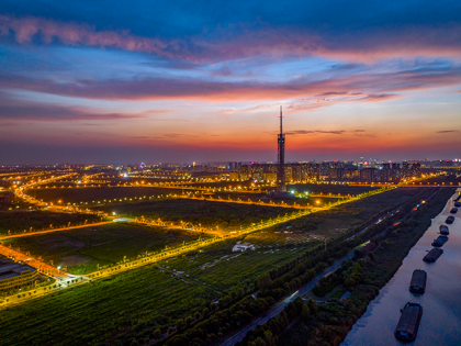 Ships carrying coal on the Huaian section of the Beijing-Hangzhou Grand Canal in Jiangsu Province, June 21, 2022. At present, coal power generation accounts for 60.5% of China's total power generation, and coal is still the main energy source in China. Beijing - Hangzhou Grand Canal departments to increase coal …