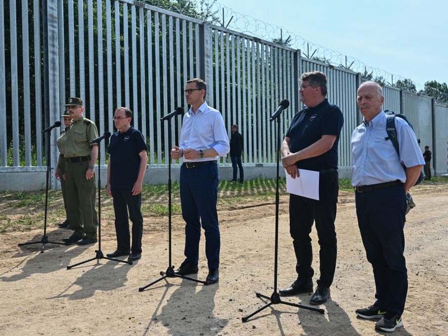 Poland Completes Anti-Migrant Belarus Border Wall - Vimarsana News