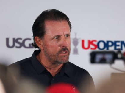‘He Can Use a Cart’: Phil Mickelson Takes Shot at Tiger, Says LIV Would ‘Dominate’ PGA in Tournament