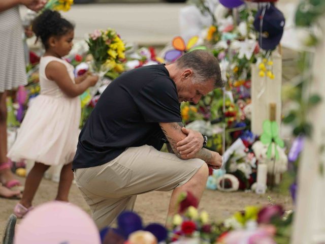 Uvalde memorial (Eric Gay / Associated Press)