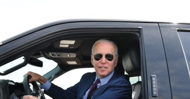 Poll: 92 Percent Say Rising Gas Prices a 'Serious' Problem in Biden's America