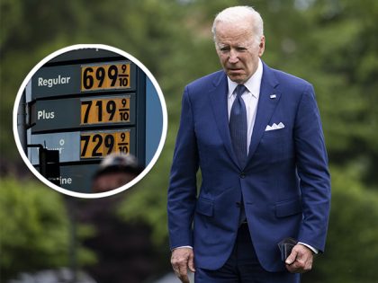 US President Joe Biden walks on the South Lawn of the White House after arriving on Marine