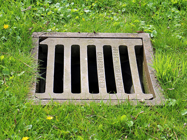 Girl Rescues 4-Year-Old Who Plunged into Sewer: 'God Put You Here' - Vimarsana News