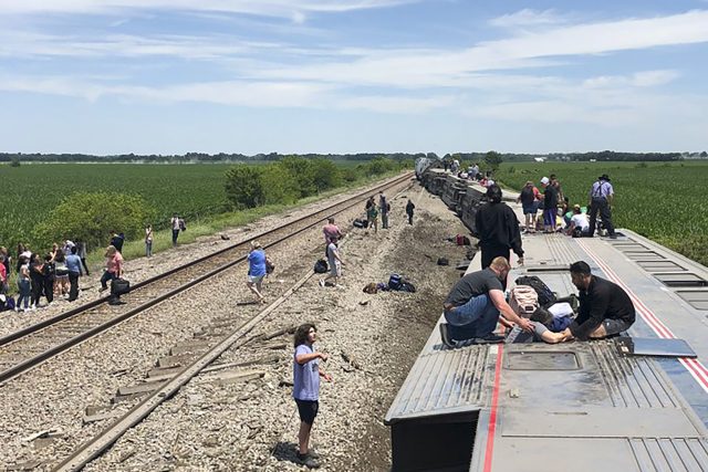 3 Killed, Dozens Injured in Amtrak Train-Truck Crash in Missouri