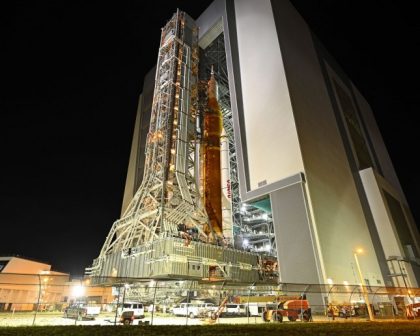 NASA rolls SLS moon rocket back out to Kennedy Space Center launch pad