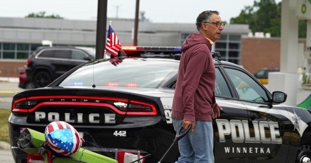 6 Killed, 25 Wounded in Chicago-Area July 4th Parade Shooting