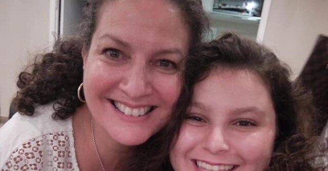 Lawsuit: Disabled Woman Airline Staff Declined to Help Left Paralyzed - Vimarsana News