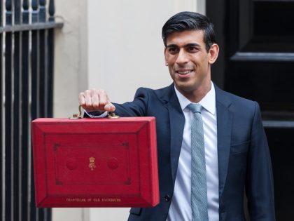 Chancellor of the Exchequer Rishi Sunak holds the budget box outside 11 Downing Street in central London ahead of the announcement of the Spring Statement in the House of Commons on 11 March, 2020 in London, England. (Photo by WIktor Szymanowicz/NurPhoto via Getty Images)