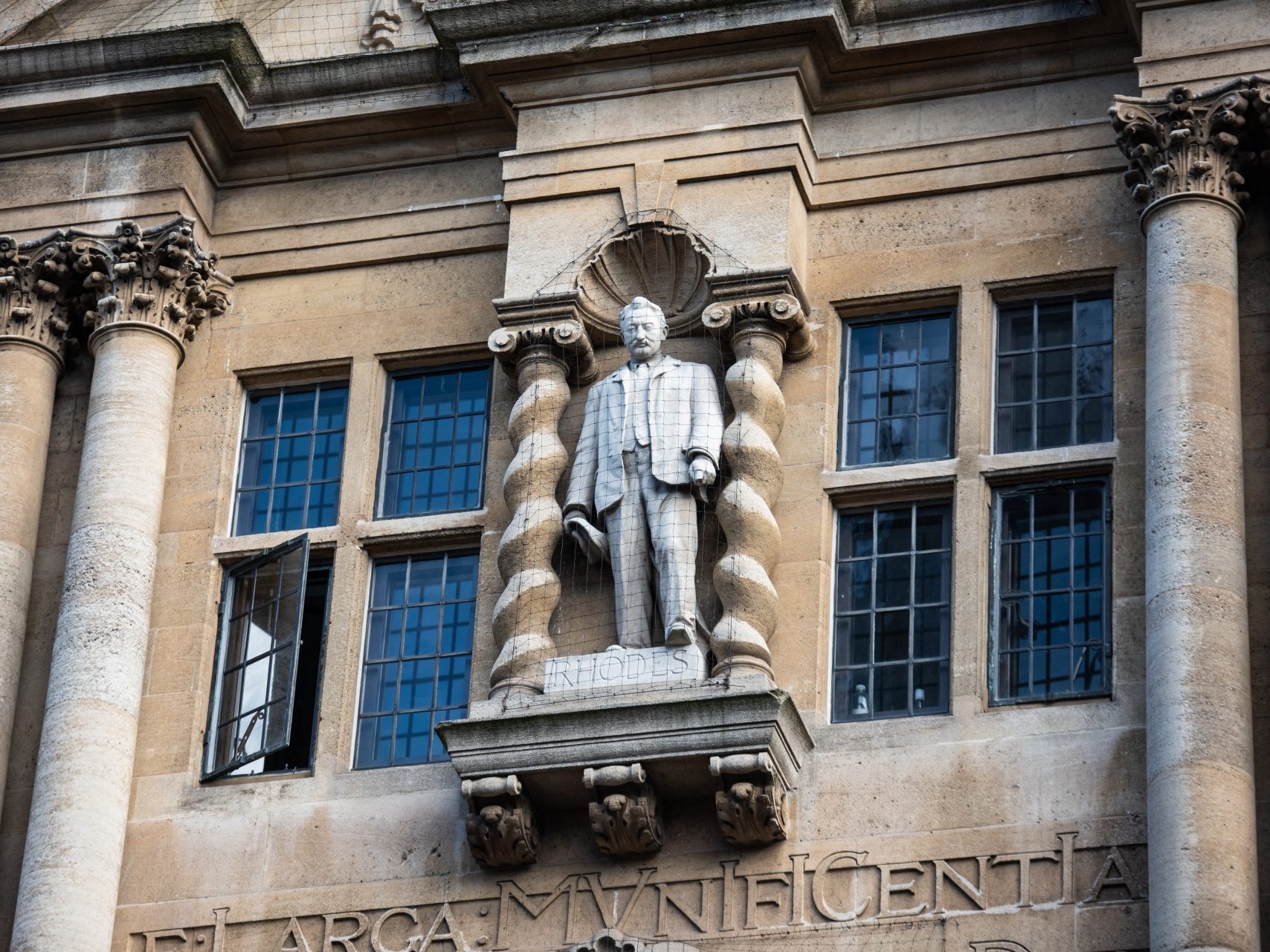 Wannabe Statue Destroyer Devising Oxford University Free Speech Guide - Vimarsana News