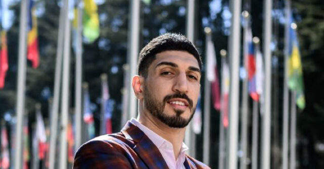 Enes Kanter Svoboda with Cubans against communism: “Every dictatorship will fall”