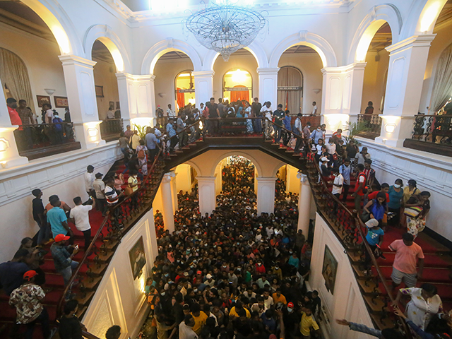 Sri Lanka: Protester Takeover of Presidential Palace Turns into 4-Day House Party - Vimarsana News