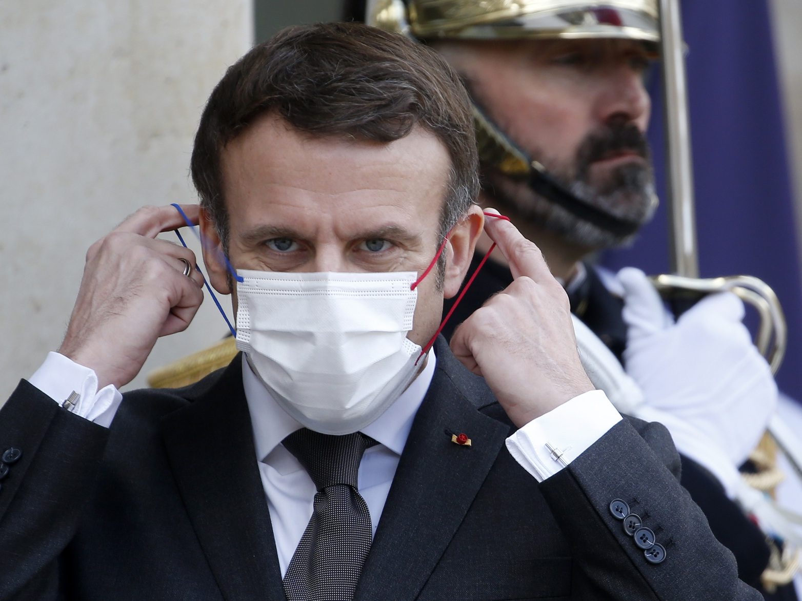 French Govt 'Recommends' People Mask Up Again, Considers Mandate - Vimarsana News