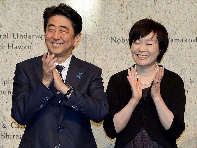 LOS ANGELES, CA - MAY 01: Japan's Prime Minister Shinzo Abe (L) and his wife Akie Abe attend a reception at the Japanese American National Museum May 1, 2015 in Los Angeles, California. Abe is on tour in the United States until May 3. (Photo by Kevork Djansezian/Getty Images)