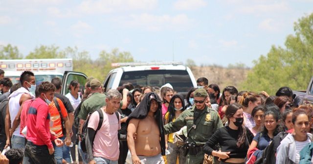 Exclusive 10k Migrants Cross Into Texas Border Town In Six Days