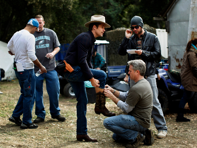 'Justified' Spinoff Production Hit with Second Violent Attack in Chicago: 'Incendiary Device' Thrown at Set - Vimarsana News