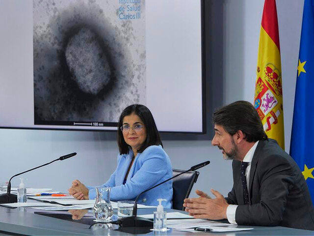 MADRID, SPAIN - MAY 25: The Minister of Health, Carolina Darias, and the director of the Carlos III Health Institute, Cristobal Belda, participate in the press conference following the Interterritorial Council of the SNS, on 25 May, 2022 in Madrid, Spain. During the press conference, the Ministry of Health and …