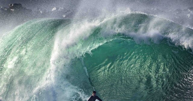 Southern California Beaches Hit by Massive Waves from New Zealand Storm - Vimarsana News