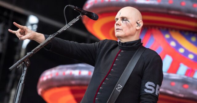 Billy Corgan will hold a charity show for parade victims on July 4