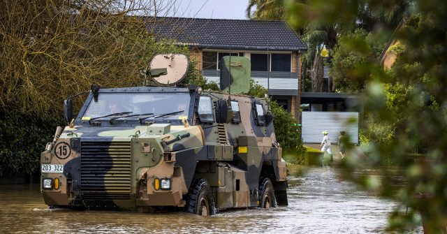 Homes Of 85,000 People At Risk, But Rain Eases Around Sydney - Breitbart