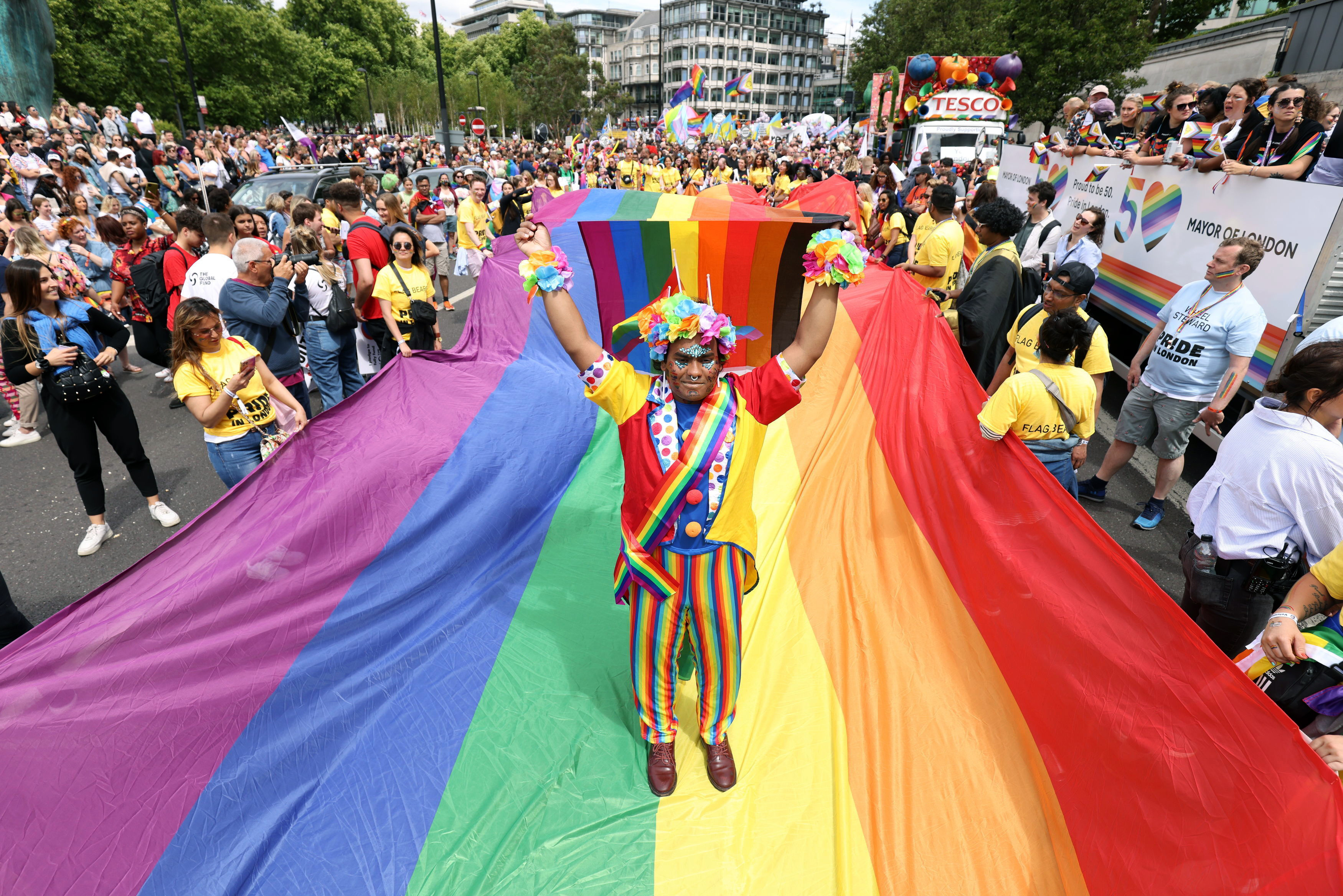 Giant rainbow event