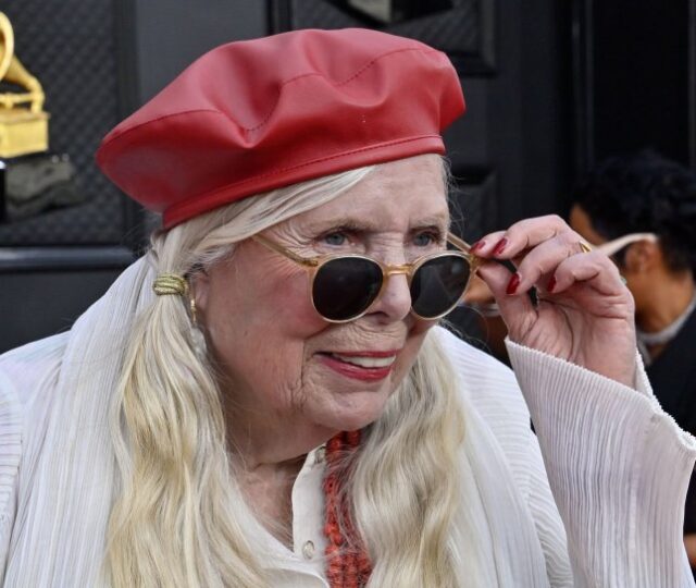 Joni Mitchell gives surprise performance at Newport Folk Festival