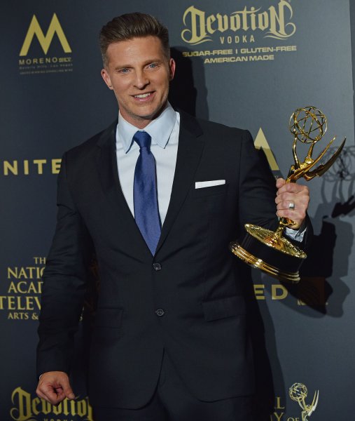 Steve Burton files for divorce from estranged wife Sheree