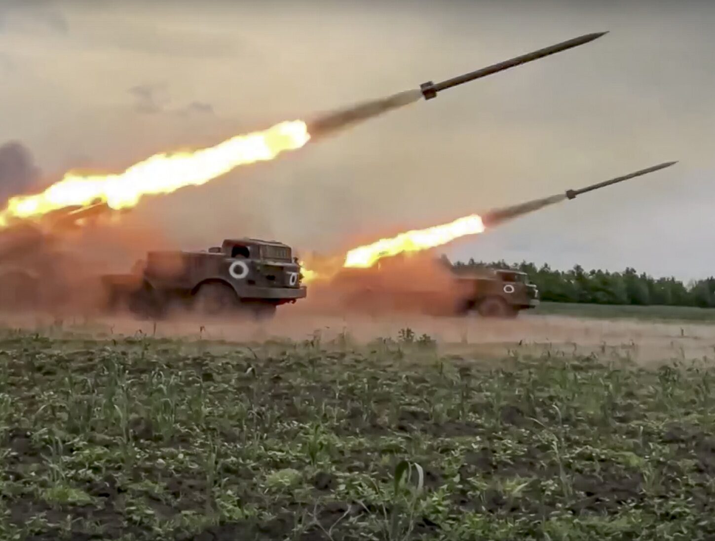 Ukraine: Moscow Claims Success in East, Kyiv Claims Success in South - Vimarsana News