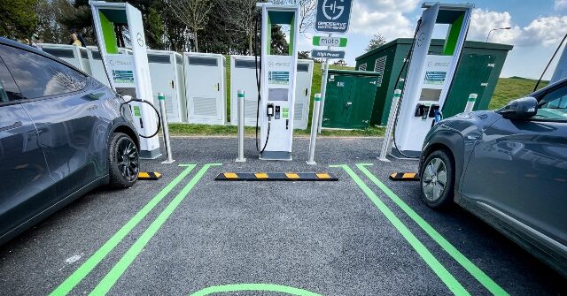 No Juice: WSJ Columnist Finds 40% of EV Chargers She Tried in LA County Were Out of Service