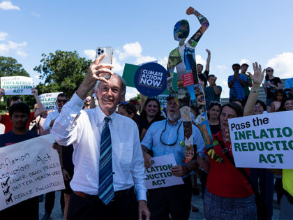 UNITED STATES - AUGUST 7: Sen. Ed Markey, D-Mass., shoots a selfie video with climate acti