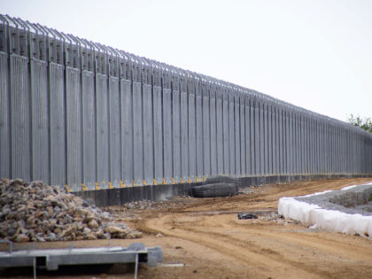 Greece is reinforcing the Greek Turkish borders with personnel, cameras, drones, heavy vehicles, FRONTEX officers but also with a 5 meter tall fence. The fence is actually a concrete filled, a construction for at least 40KM, a long coverage in the wetlands of Evros river (Meric in Turkish), Greece's river …