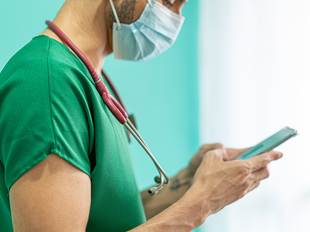 Florida Man Uses Patient's Phone to Send Himself Nudes - Vimarsana News