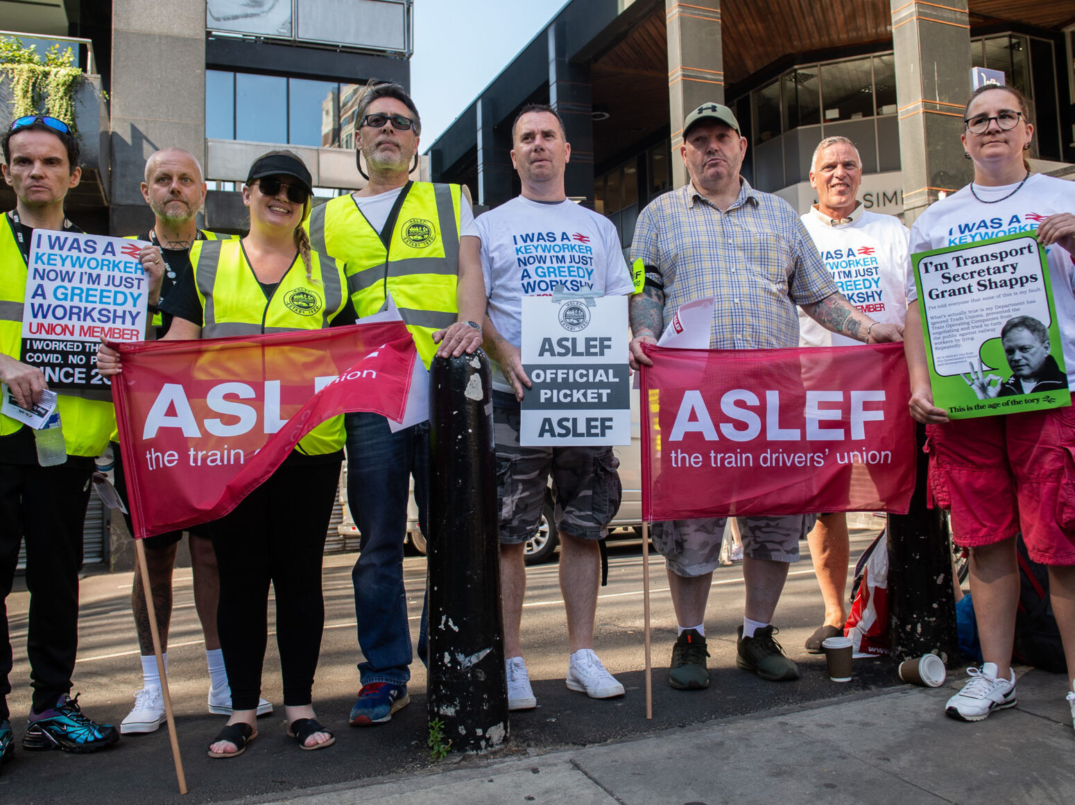 UK Rail Workers Strike for Better Pay as Inflation Erodes Incomes - Vimarsana News